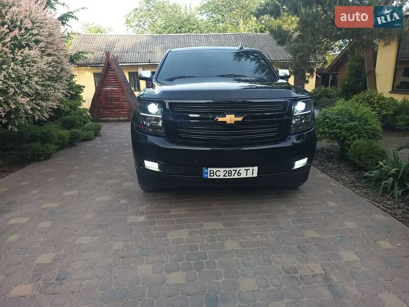 Позашляховик / Кросовер Chevrolet Suburban 2015 в Львові