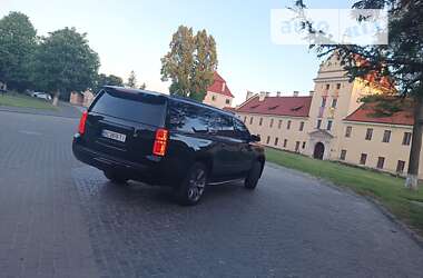 Позашляховик / Кросовер Chevrolet Suburban 2015 в Львові