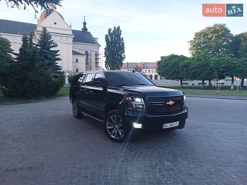 Позашляховик / Кросовер Chevrolet Suburban 2015 в Львові