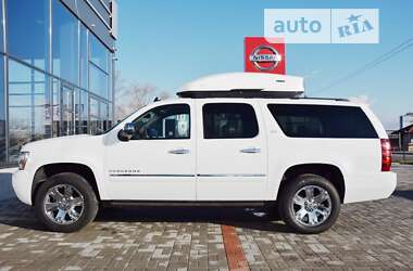 Внедорожник / Кроссовер Chevrolet Suburban 2013 в Киеве