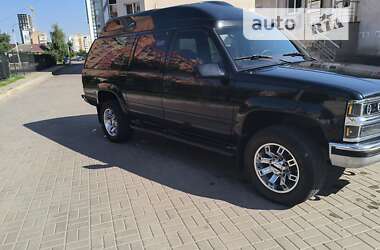 Позашляховик / Кросовер Chevrolet Suburban 1995 в 