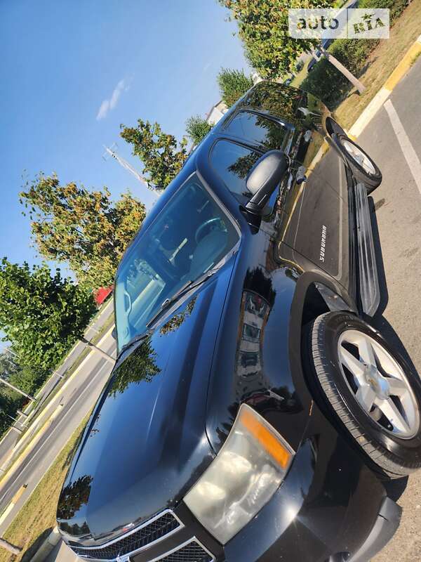 Позашляховик / Кросовер Chevrolet Suburban 2009 в Києві