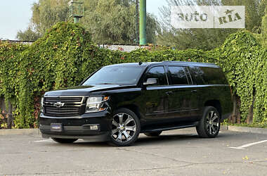 Внедорожник / Кроссовер Chevrolet Suburban 2014 в Днепре