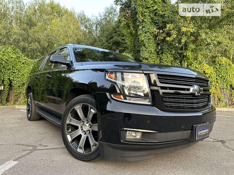 Позашляховик / Кросовер Chevrolet Suburban 2014 в Дніпрі