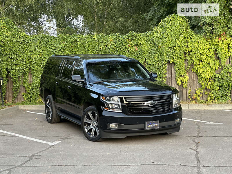 Позашляховик / Кросовер Chevrolet Suburban 2014 в Дніпрі