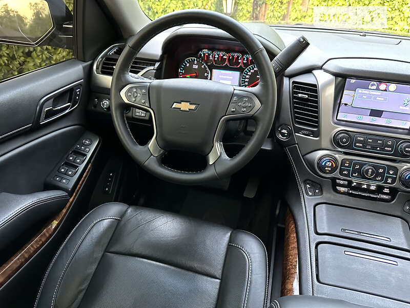 Позашляховик / Кросовер Chevrolet Suburban 2014 в Дніпрі