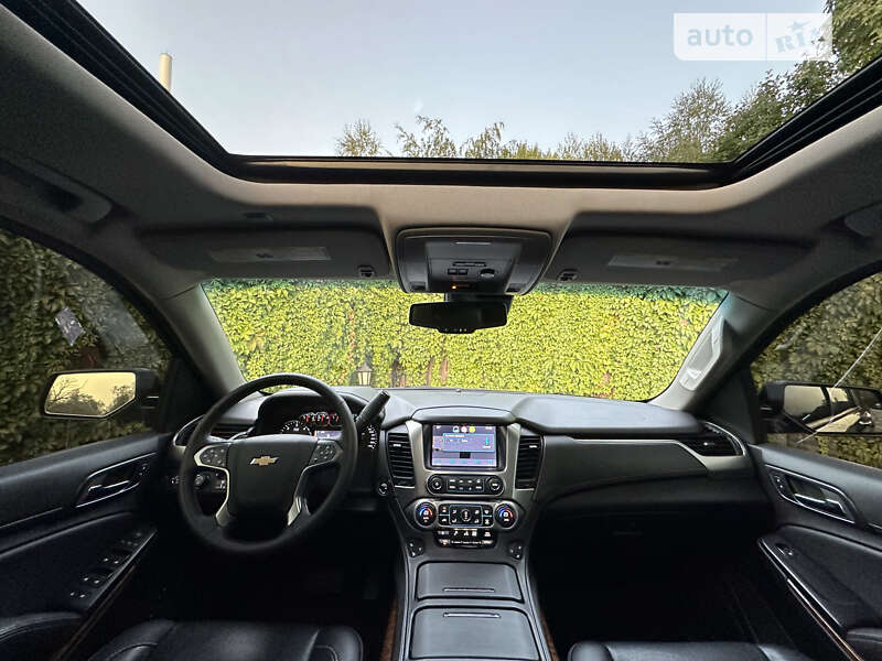 Позашляховик / Кросовер Chevrolet Suburban 2014 в Дніпрі