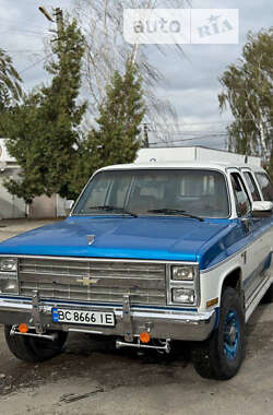 Позашляховик / Кросовер Chevrolet Suburban 1985 в Львові