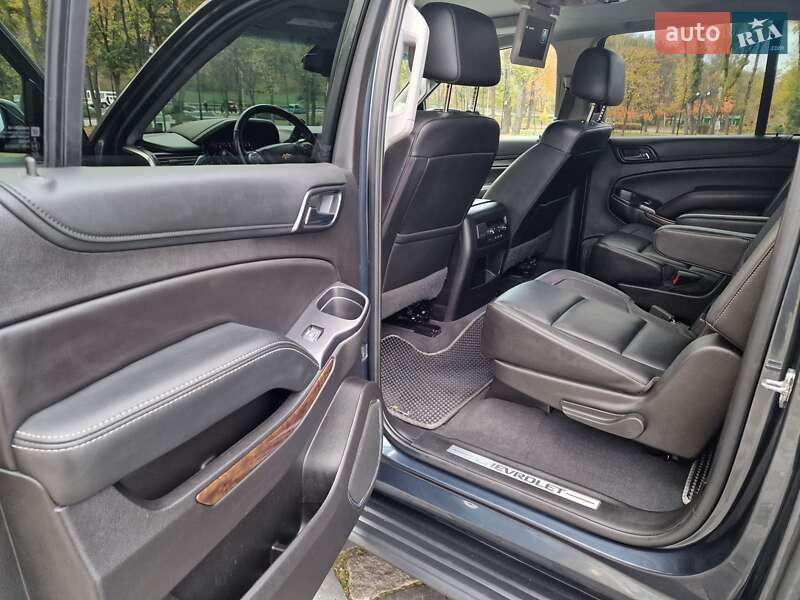 Внедорожник / Кроссовер Chevrolet Suburban 2018 в Киеве