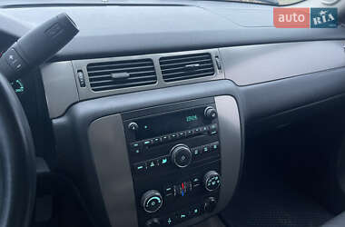 Позашляховик / Кросовер Chevrolet Suburban 2009 в 