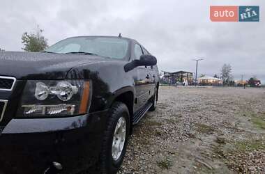 Позашляховик / Кросовер Chevrolet Suburban 2013 в 