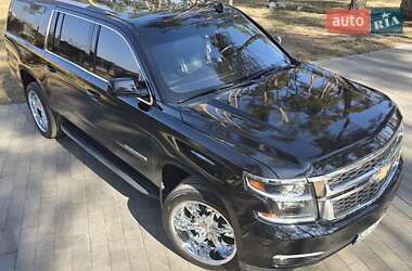 Внедорожник / Кроссовер Chevrolet Suburban 2016 в 
