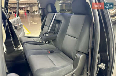 Позашляховик / Кросовер Chevrolet Suburban 2011 в 