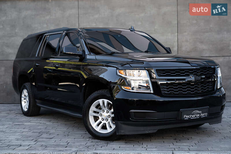 Внедорожник / Кроссовер Chevrolet Suburban 2015 в 