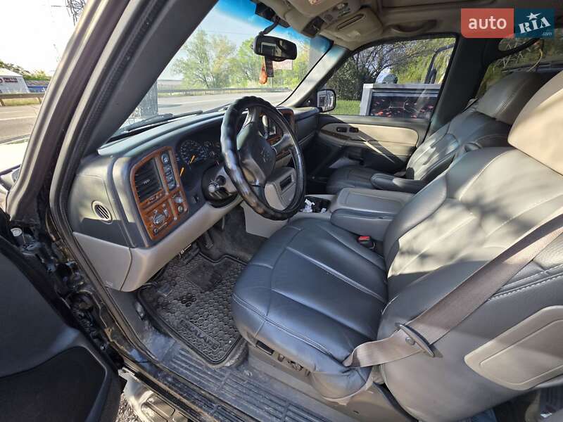 Позашляховик / Кросовер Chevrolet Suburban 2000 в Харкові