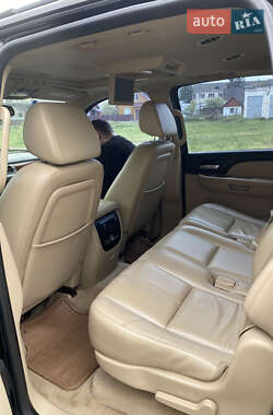 Позашляховик / Кросовер Chevrolet Suburban 2006 в 