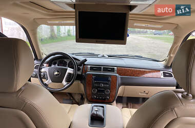 Позашляховик / Кросовер Chevrolet Suburban 2006 в 