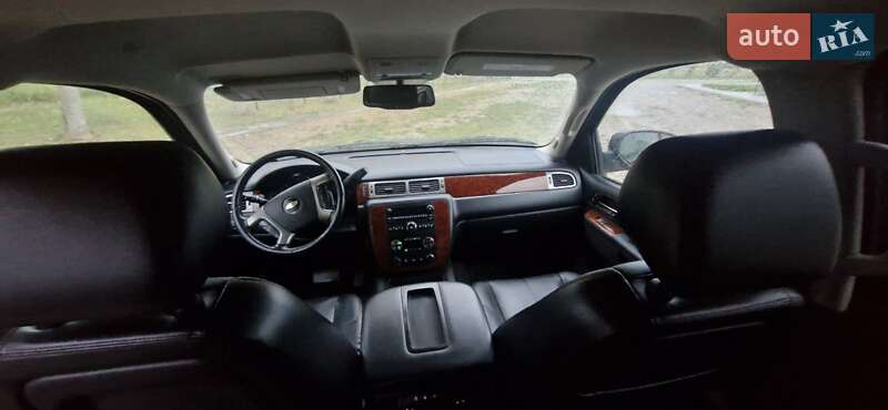 Позашляховик / Кросовер Chevrolet Suburban 2013 в Богородчанах