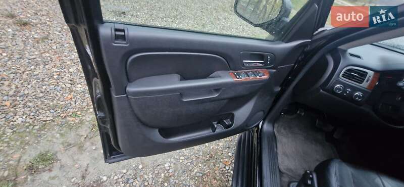 Позашляховик / Кросовер Chevrolet Suburban 2013 в Богородчанах