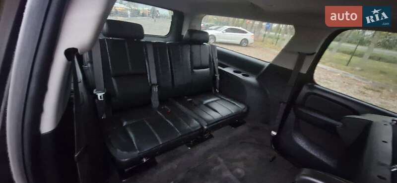 Позашляховик / Кросовер Chevrolet Suburban 2013 в Богородчанах