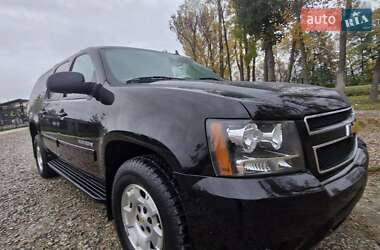 Позашляховик / Кросовер Chevrolet Suburban 2013 в 