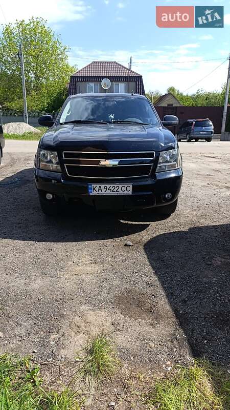 Позашляховик / Кросовер Chevrolet Suburban 2007 в Києві
