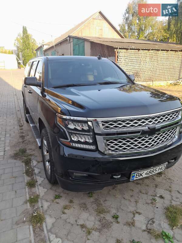Позашляховик / Кросовер Chevrolet Suburban 2017 в Рівному
