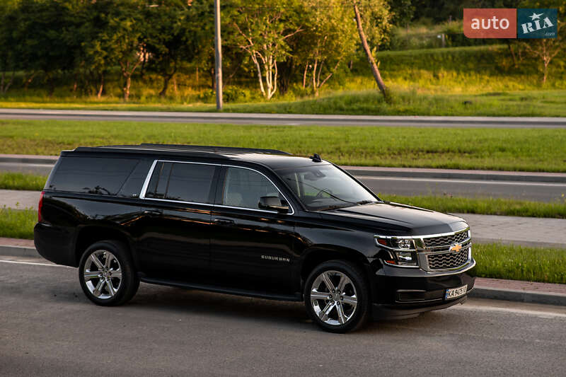 Позашляховик / Кросовер Chevrolet Suburban 2018 в Києві