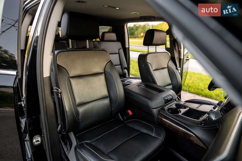 Позашляховик / Кросовер Chevrolet Suburban 2018 в Києві