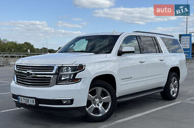 Внедорожник / Кроссовер Chevrolet Suburban 2017 в Киеве