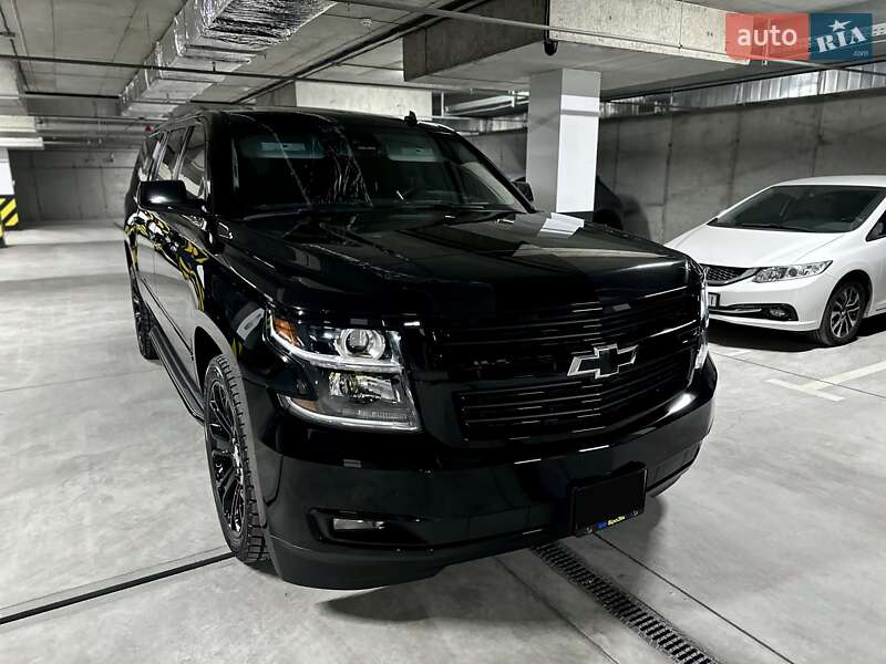 Внедорожник / Кроссовер Chevrolet Suburban 2014 в Днепре