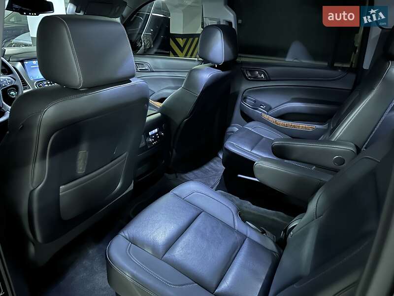 Внедорожник / Кроссовер Chevrolet Suburban 2014 в Днепре