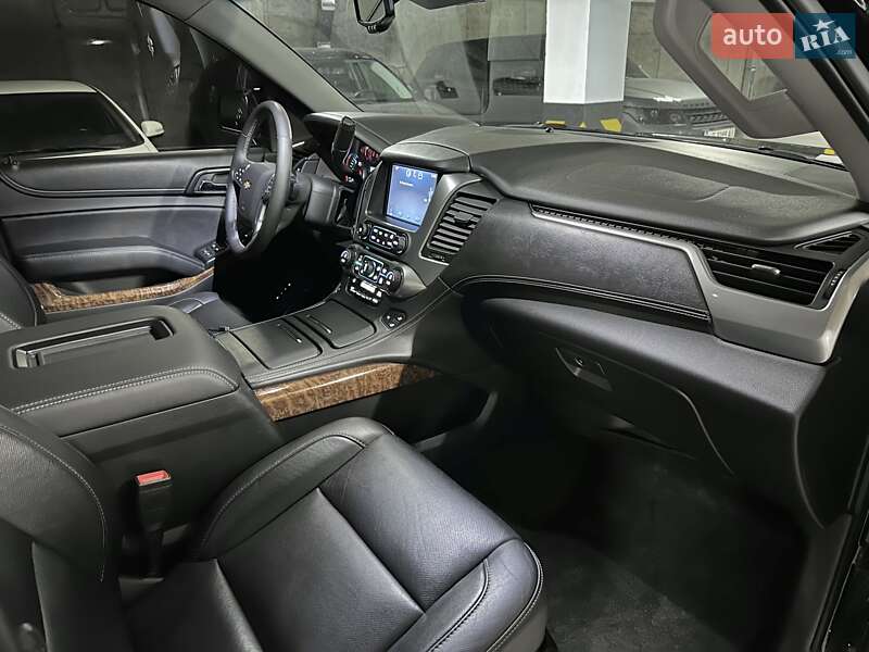 Внедорожник / Кроссовер Chevrolet Suburban 2014 в Днепре
