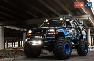 Внедорожник / Кроссовер Chevrolet Suburban 1994 в 