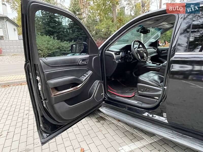 Внедорожник / Кроссовер Chevrolet Suburban 2015 в Буче