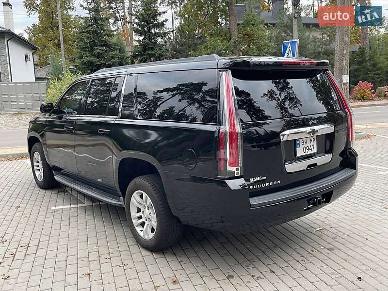 Внедорожник / Кроссовер Chevrolet Suburban 2015 в Буче