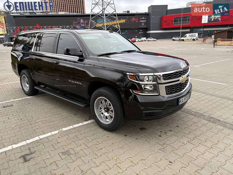 Внедорожник / Кроссовер Chevrolet Suburban 2016 в Киеве фото Внедорожник / Кроссовер Chevrolet Suburban 2016 в Киеве