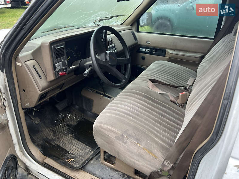 Внедорожник / Кроссовер Chevrolet Suburban 1992 в Козельце фото 9 Внедорожник / Кроссовер Chevrolet Suburban 1992 в Козельце