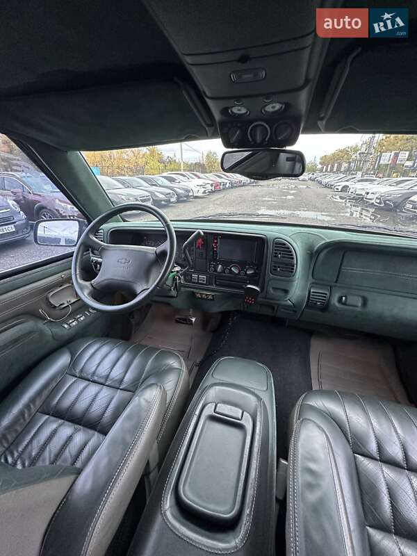Внедорожник / Кроссовер Chevrolet Suburban 1997 в Белогородке