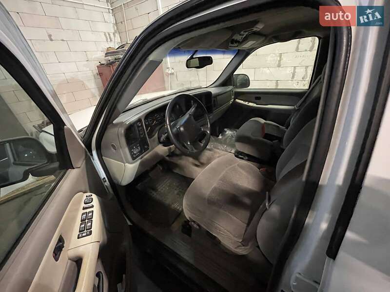 Внедорожник / Кроссовер Chevrolet Suburban 2006 в Бузовой