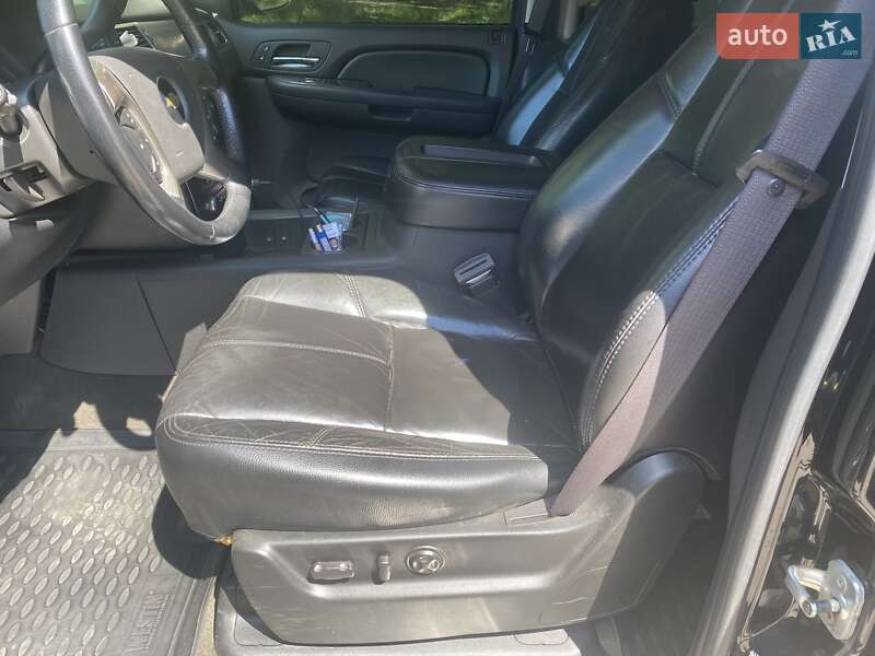 Внедорожник / Кроссовер Chevrolet Suburban 2007 в Виннице фото 12 Внедорожник / Кроссовер Chevrolet Suburban 2007 в Виннице