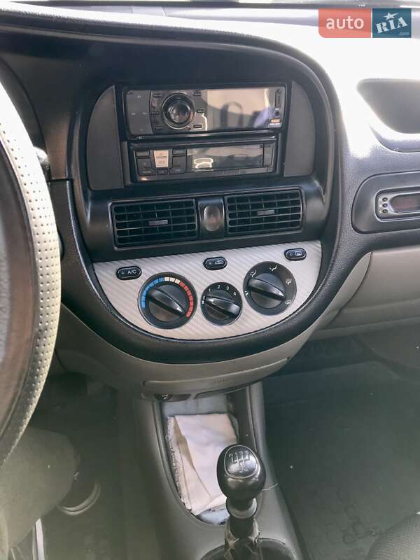 Мінівен Chevrolet Tacuma 2004 в Львові