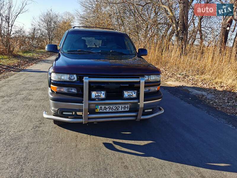 Позашляховик / Кросовер Chevrolet Tahoe 2000 в Києві
