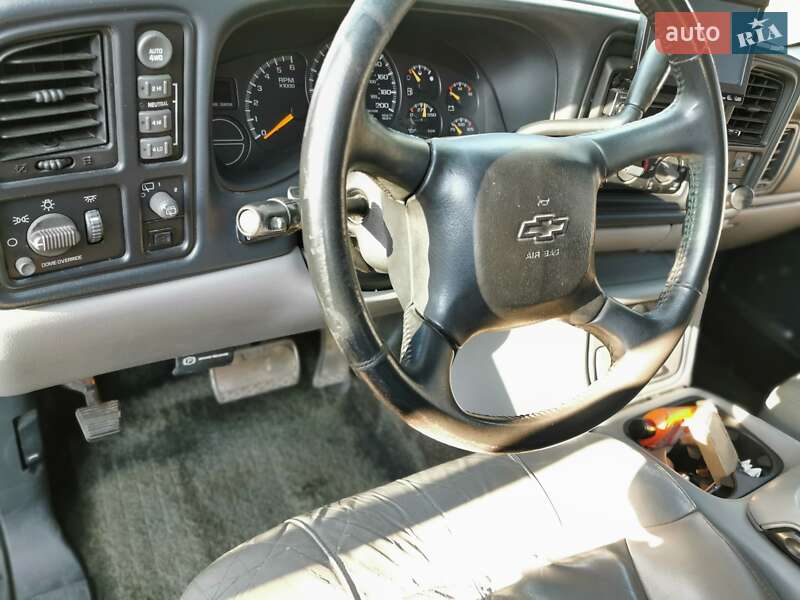 Позашляховик / Кросовер Chevrolet Tahoe 2000 в Києві