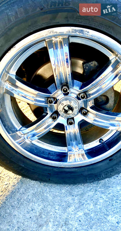 Внедорожник / Кроссовер Chevrolet Tahoe 2016 в Остроге