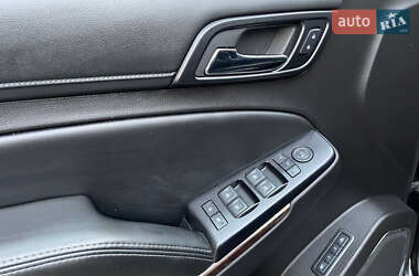 Внедорожник / Кроссовер Chevrolet Tahoe 2015 в 