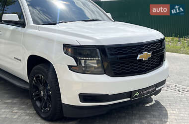 Позашляховик / Кросовер Chevrolet Tahoe 2014 в 