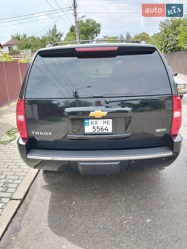 Внедорожник / Кроссовер Chevrolet Tahoe 2011 в Киеве
