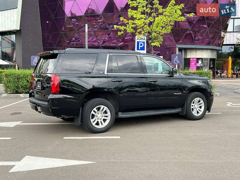 Позашляховик / Кросовер Chevrolet Tahoe 2015 в Києві