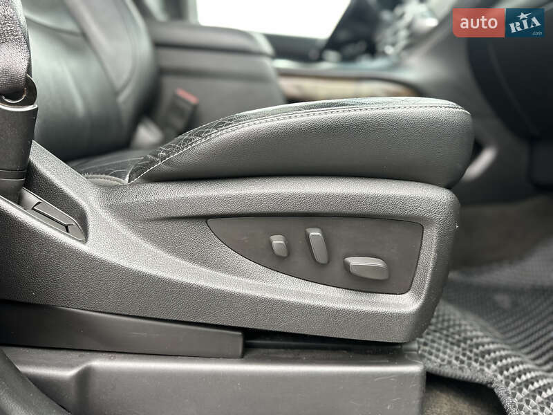 Позашляховик / Кросовер Chevrolet Tahoe 2015 в Києві фото 46 Позашляховик / Кросовер Chevrolet Tahoe 2015 в Києві